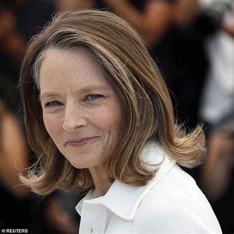 Jodie Foster, 58, puts on a leggy display at the。